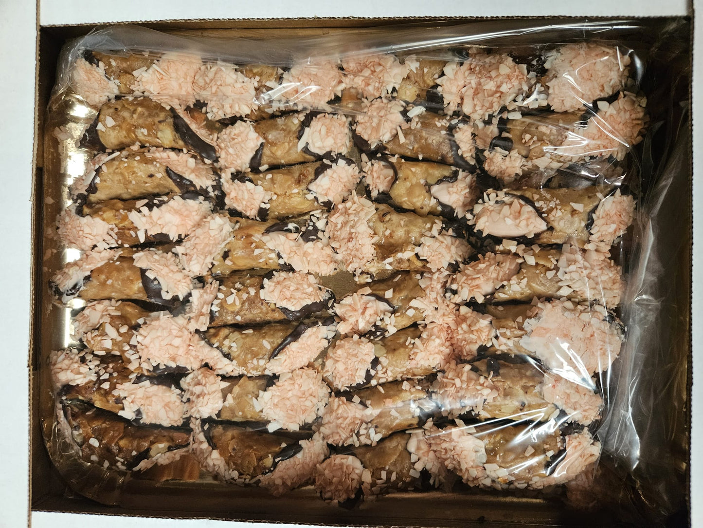 CRUNCHY CANNOLO MANDORLA FRAGOLA GLUTEN FREE 2KG TRAY