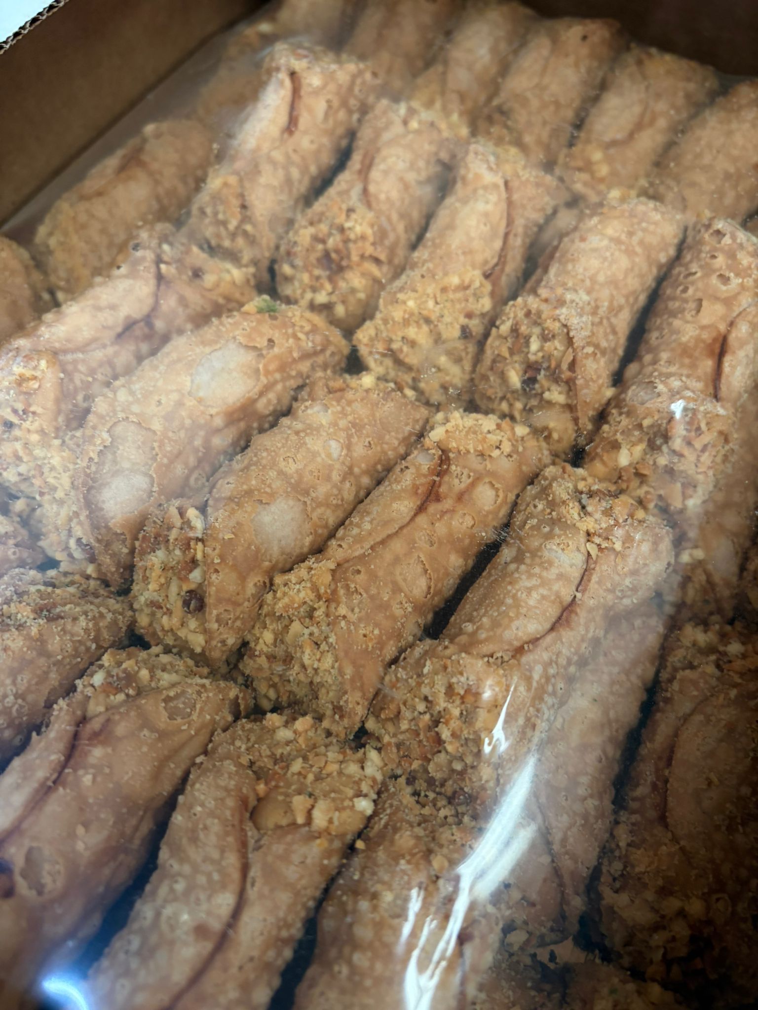 CRUNCHY CANNOLO CARAMELLO SALATO GLUTEN FREE 2KG TRAY